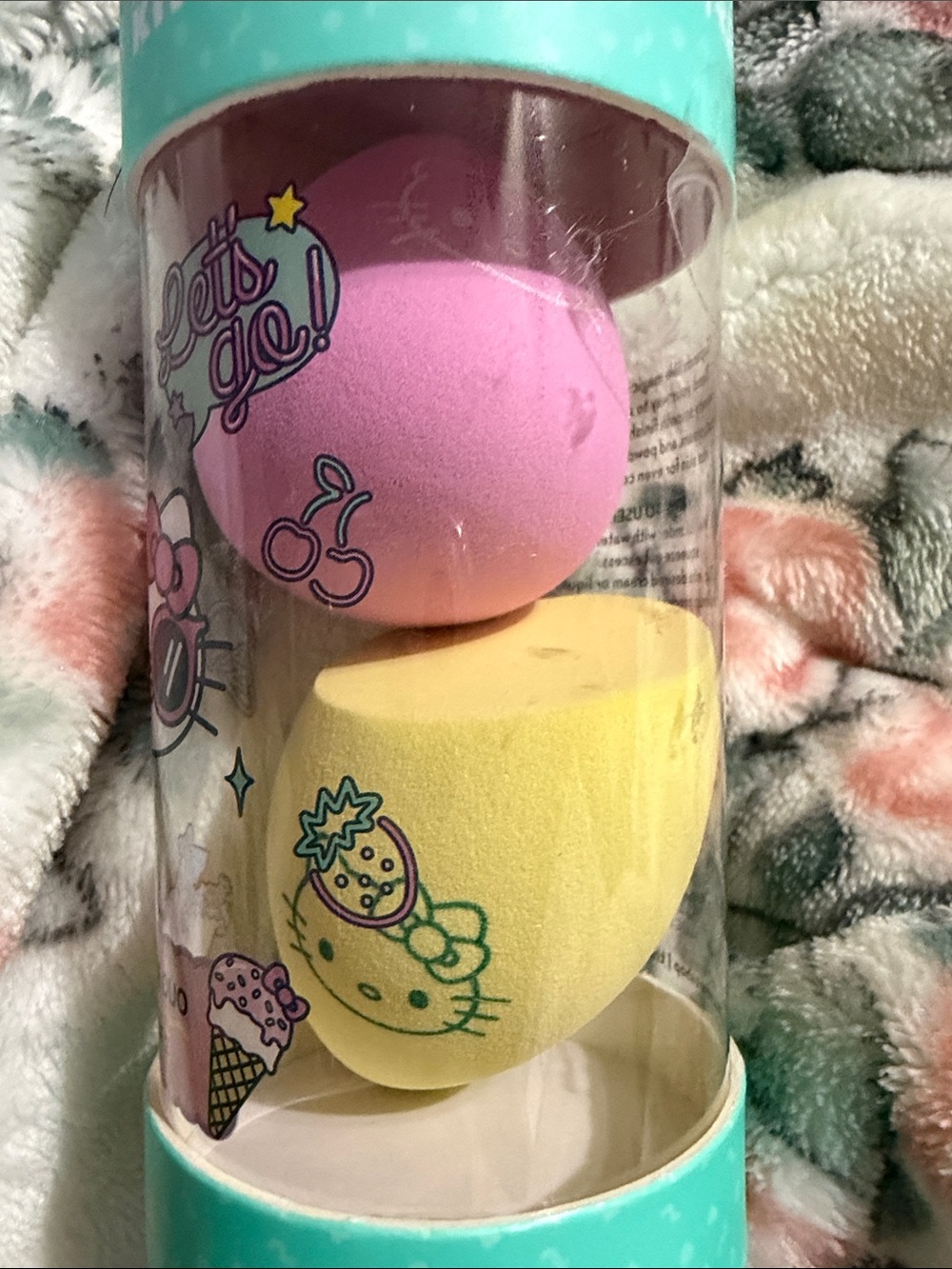 Hello Kitty Bath Sponge Duo in Pink & Yellow - Picture 2 of 4
